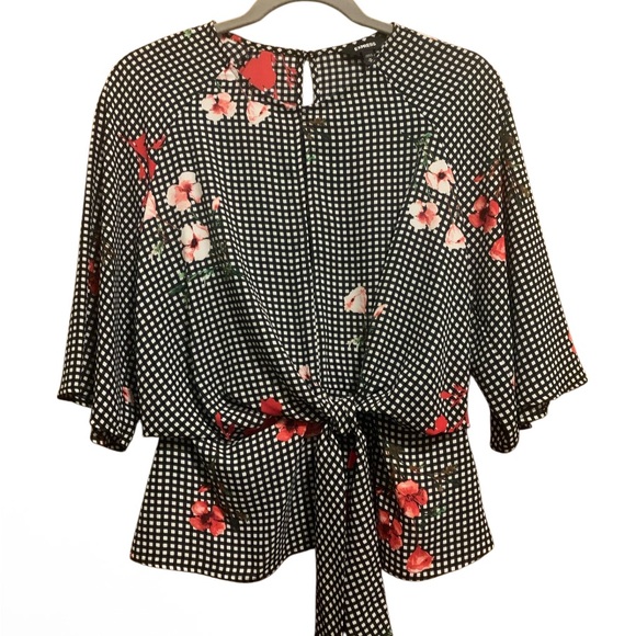 Express Tops - Express Black and White Checkered Blouse with a Floral Accent - Women’s Medium